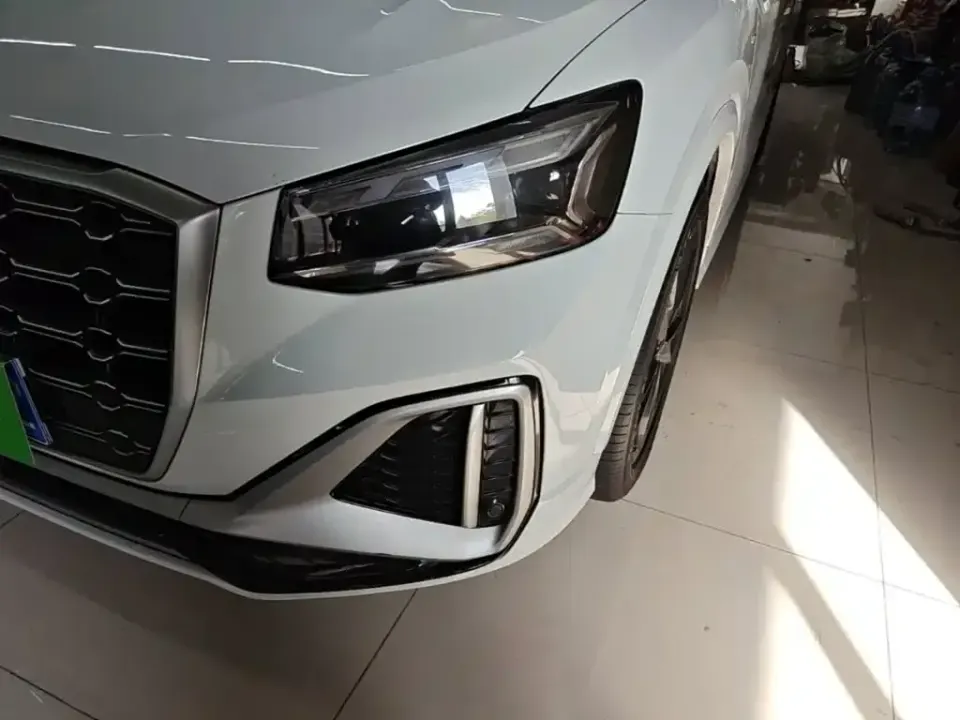 Audi Q2L