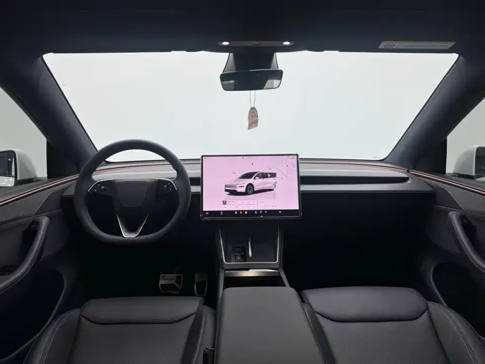 Tesla Model Y L