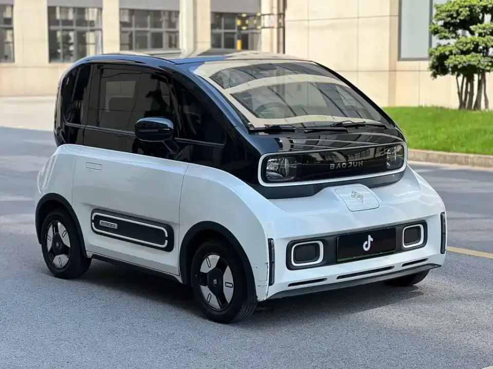 Baojun E300