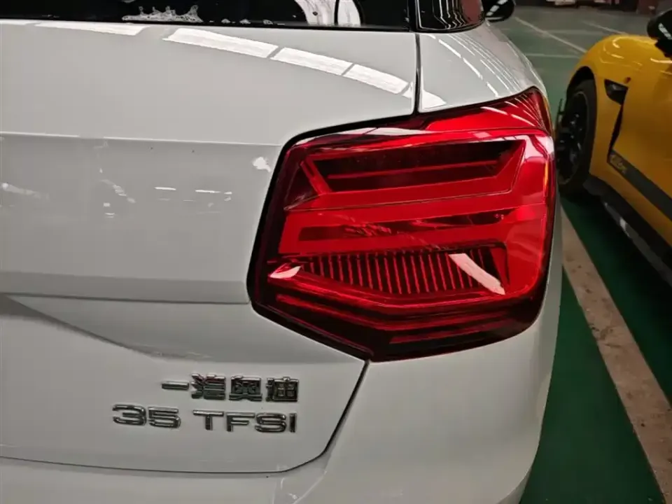 Audi Q2L