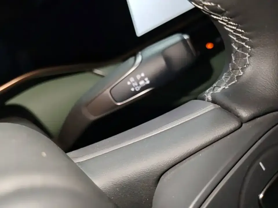 Hongqi Hongqi EH7