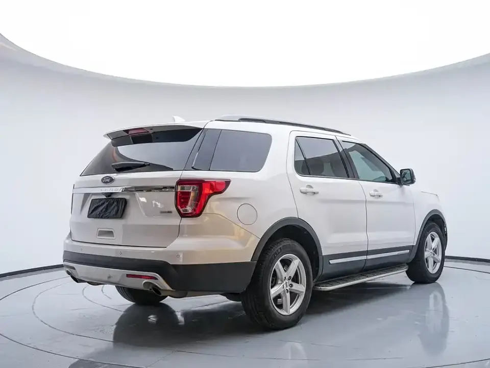 Ford Explorer (Import)