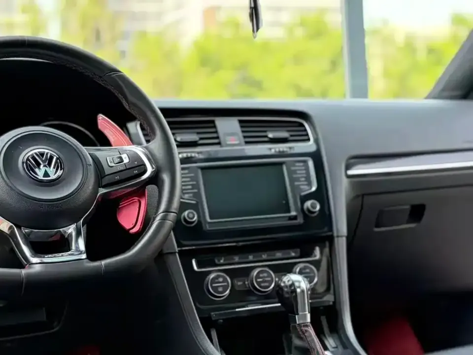 Volkswagen Golf GTI