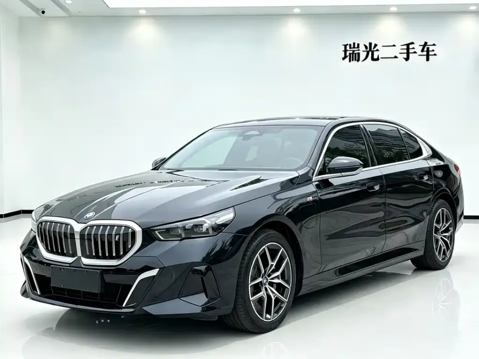 BMW i5