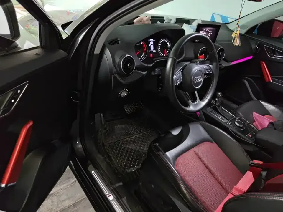Audi Q2L