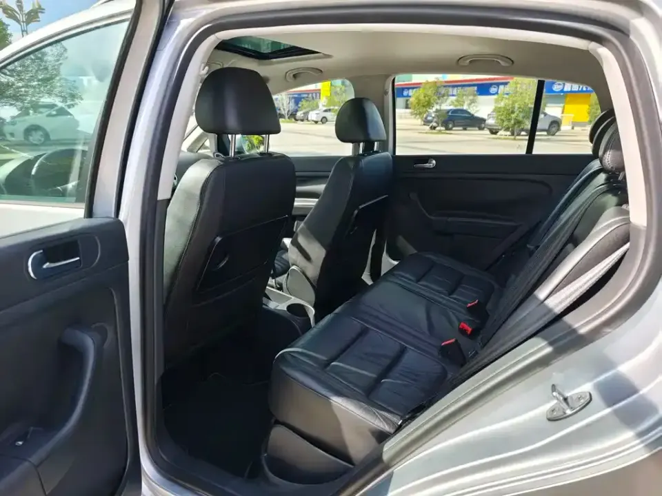 Volkswagen Golf (Import)