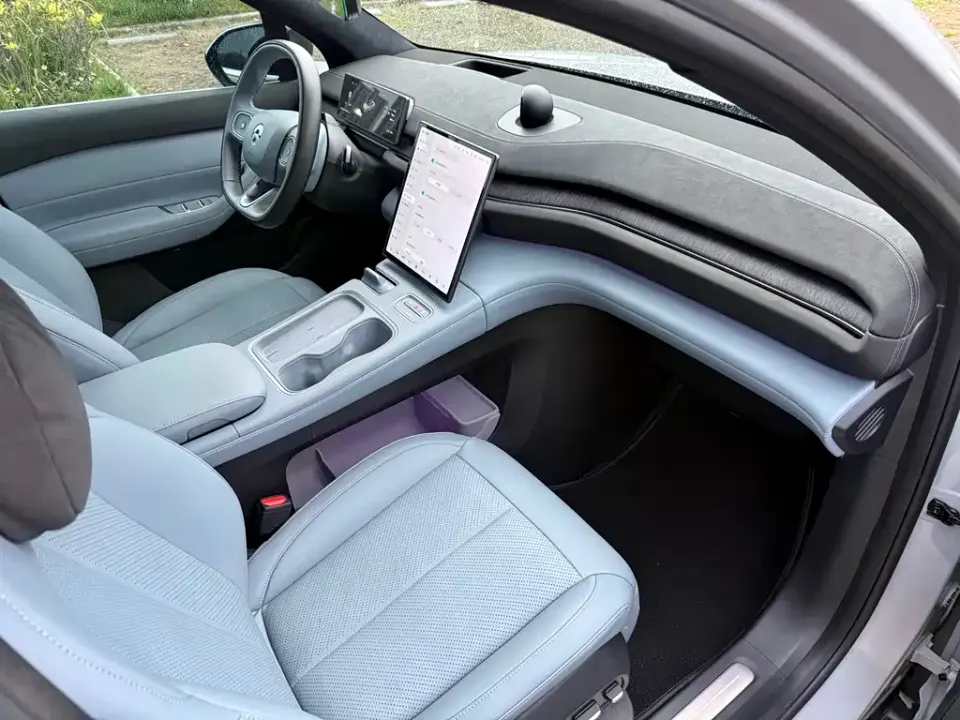 Nio EC6