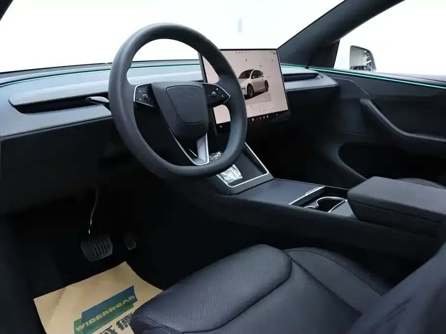 Tesla Model Y L