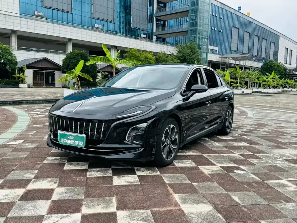 Hongqi Hongqi E-QM5