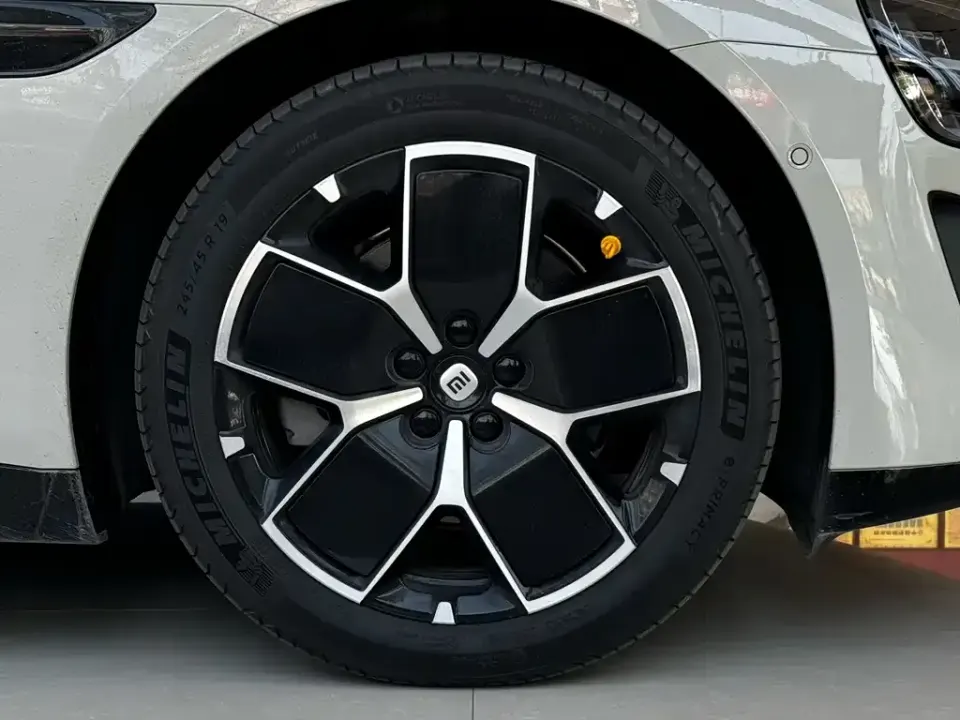 Xiaomi SU7