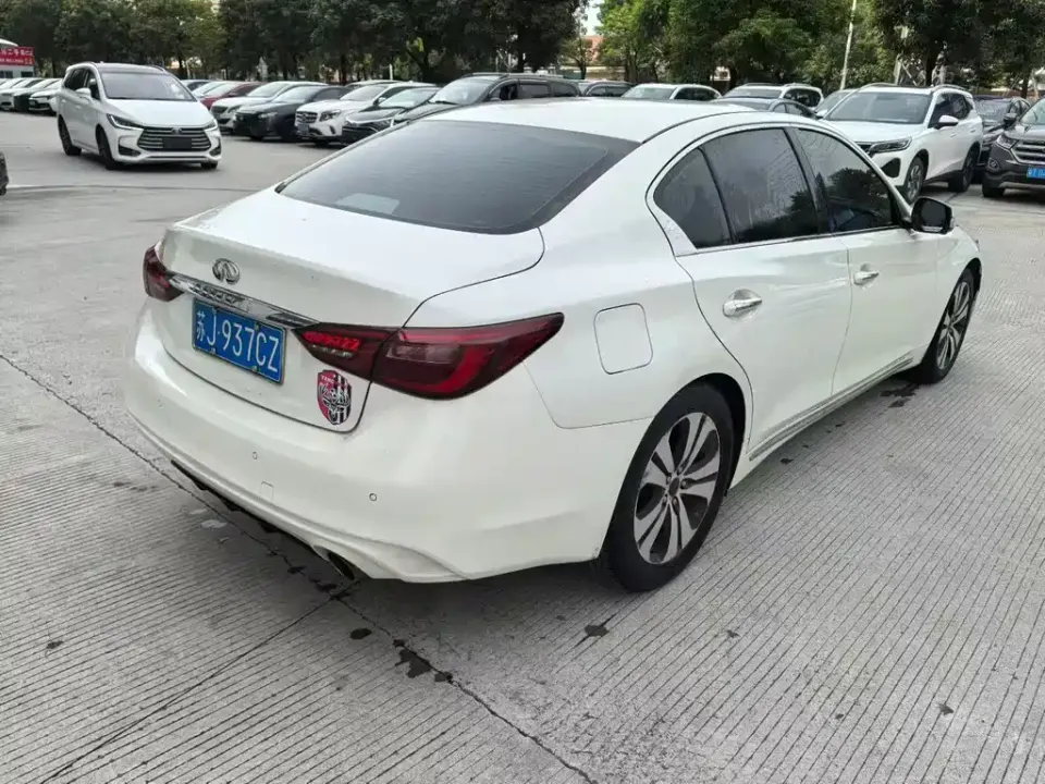 Infiniti Q50L