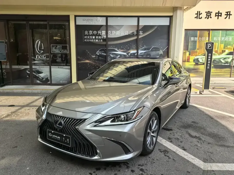 Lexus ES