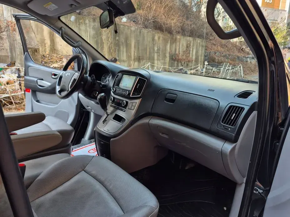 Hyundai Starex