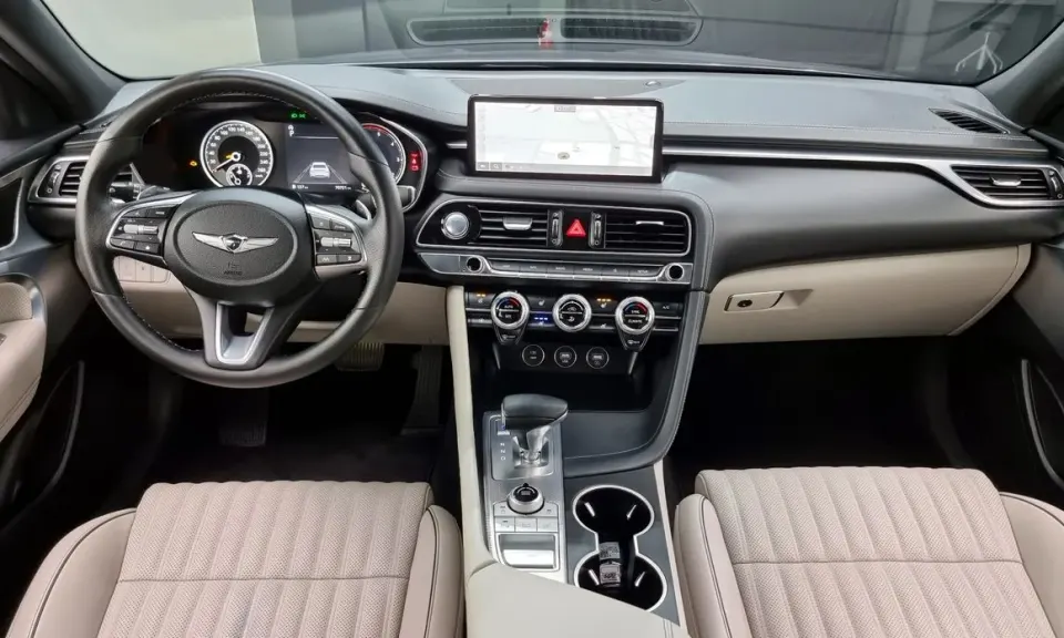 Genesis G70