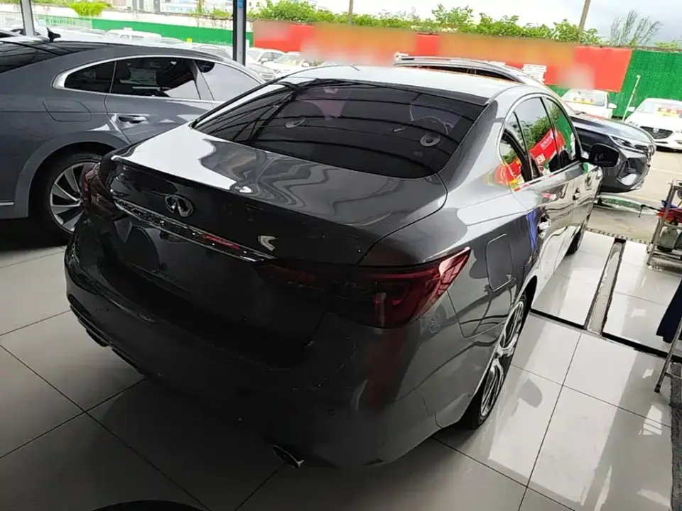 Infiniti Q50L