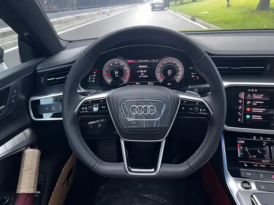 Audi A7L