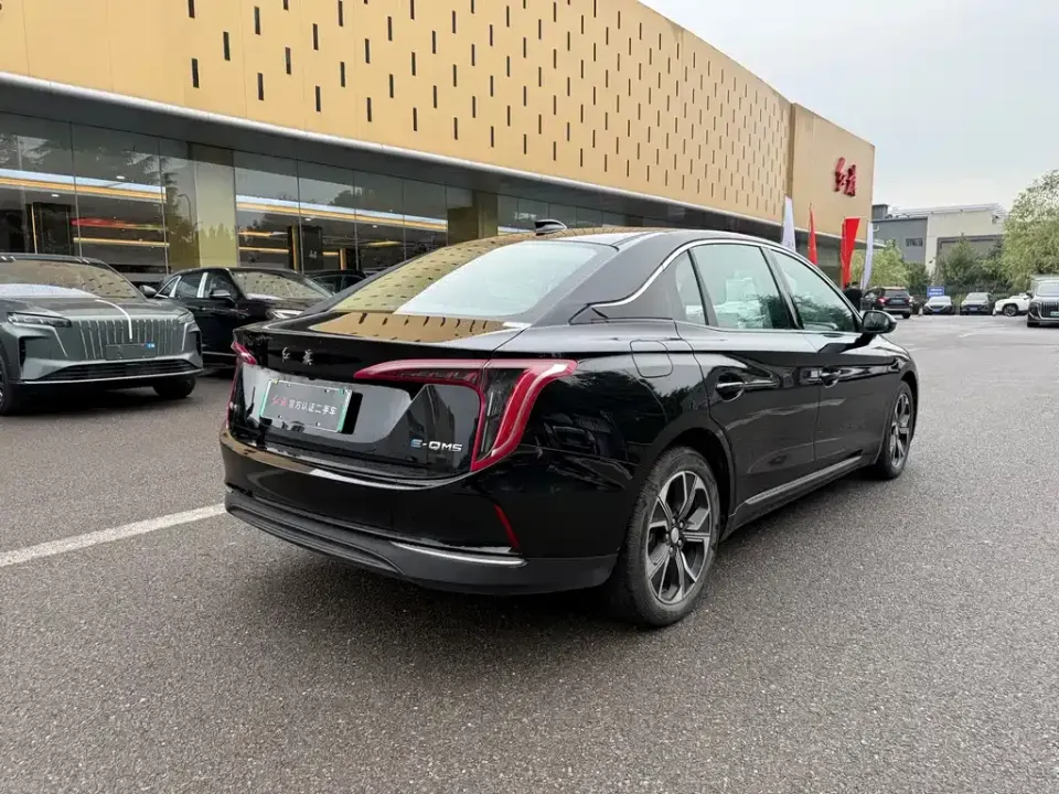 Hongqi Hongqi E-QM5