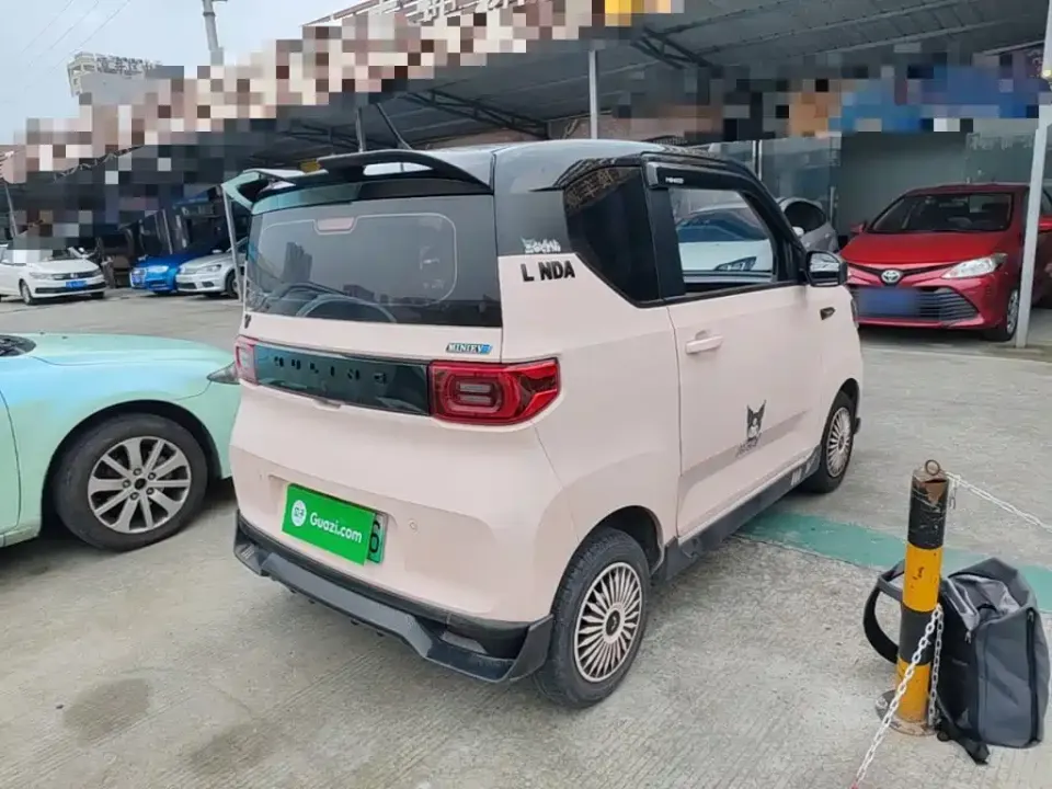 Wuling MINIEV