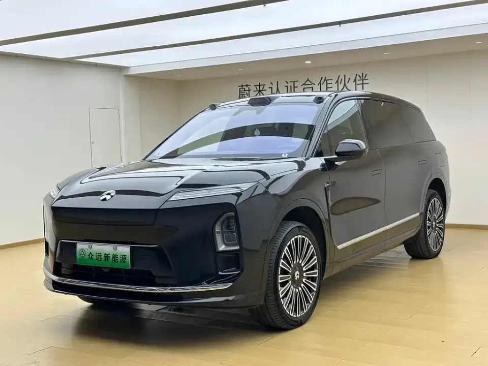 Nio ES8