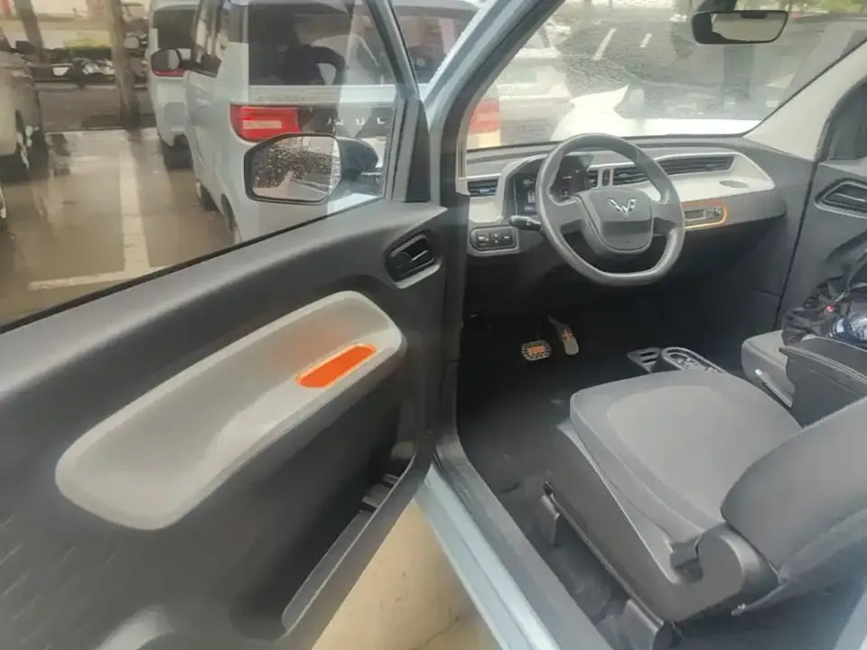 Wuling MINIEV