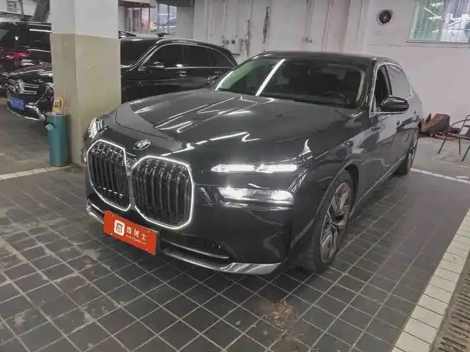 BMW 7-Series
