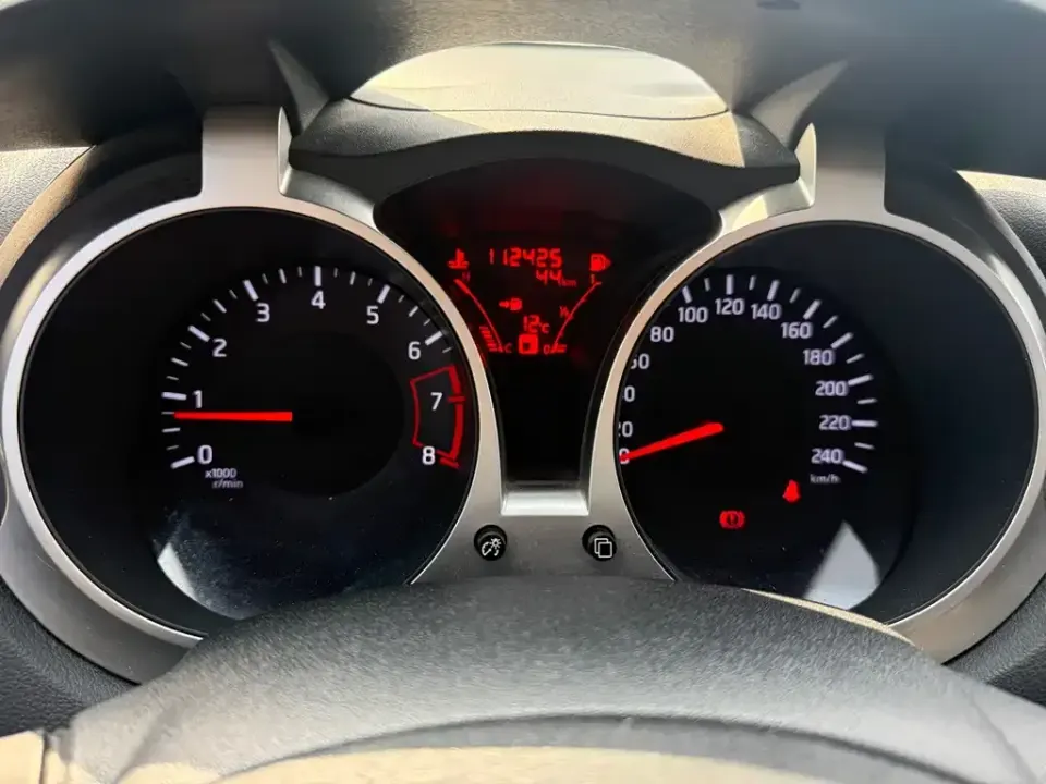 Infiniti ESQ