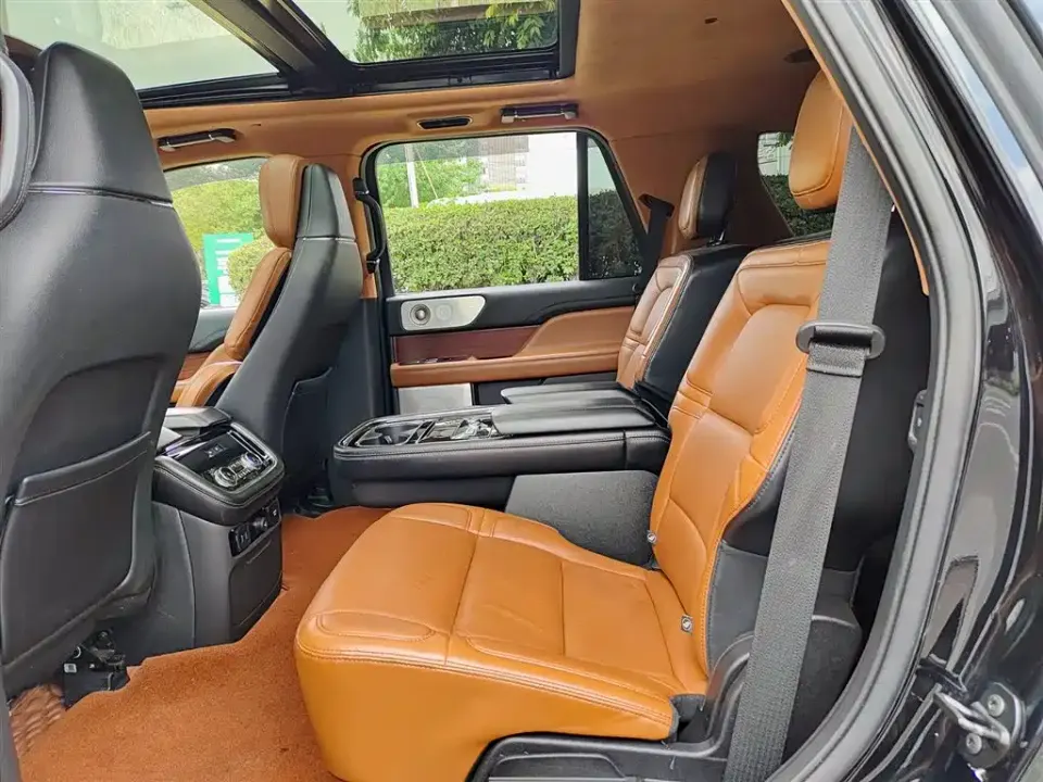 Lincoln Navigator