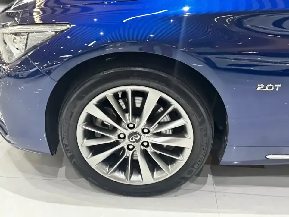 Infiniti Q50L