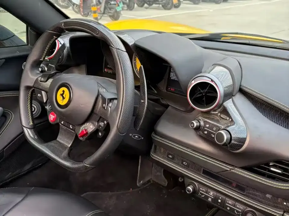 Ferrari F8