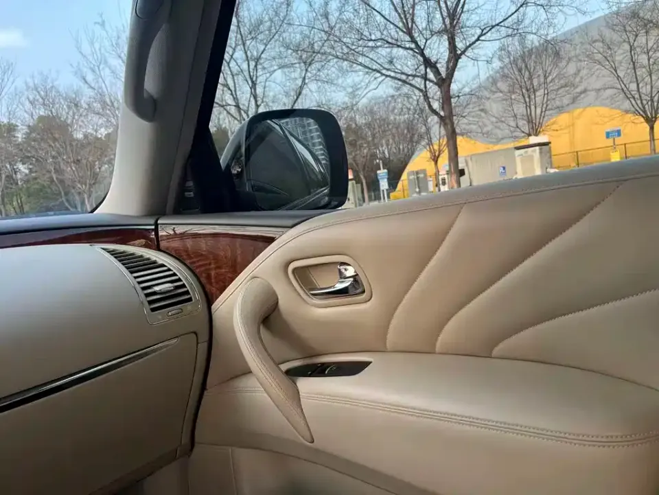 Infiniti QX80