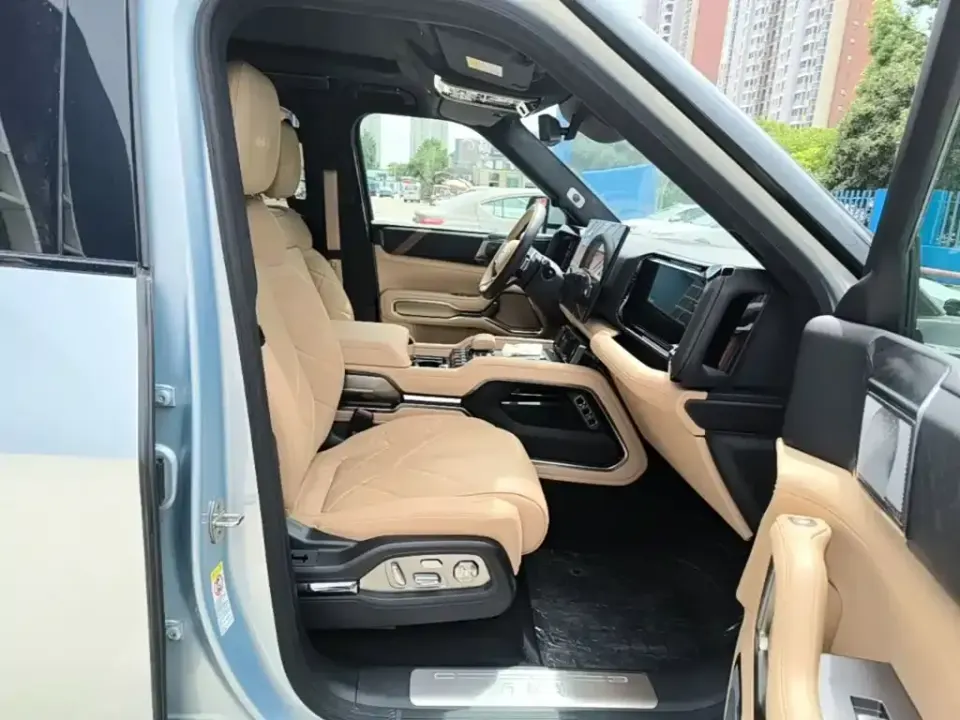 Fang Cheng Bao Leopard 8