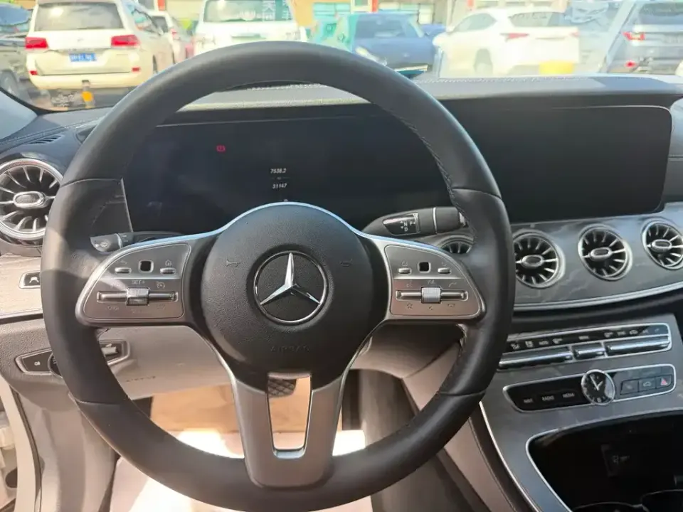 Mercedes-Benz CLS