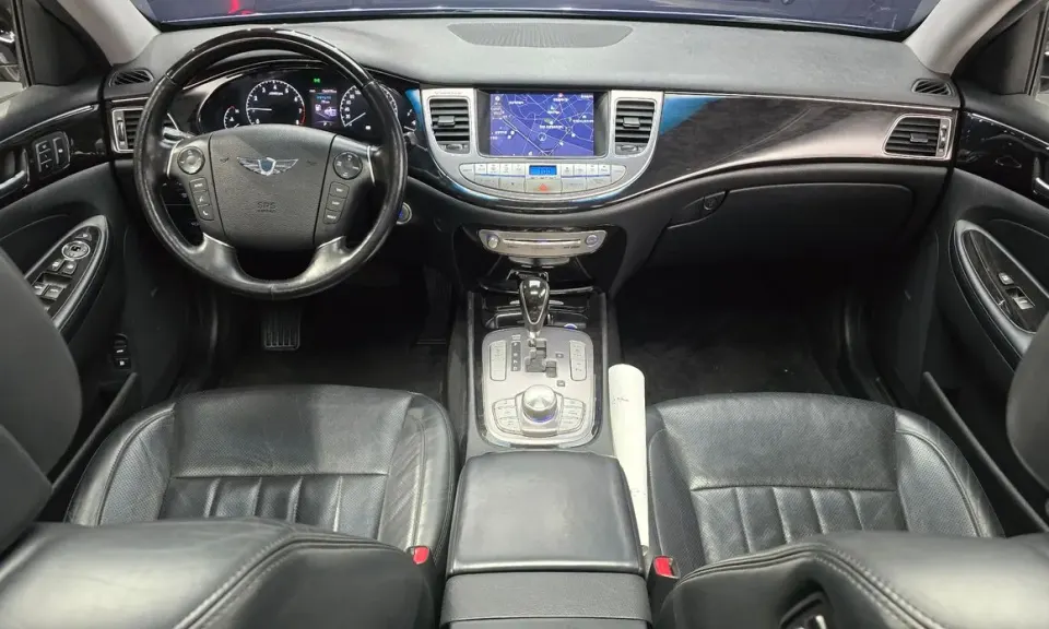 Hyundai Genesis
