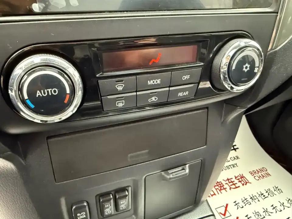 Mitsubishi Pajero (Import)