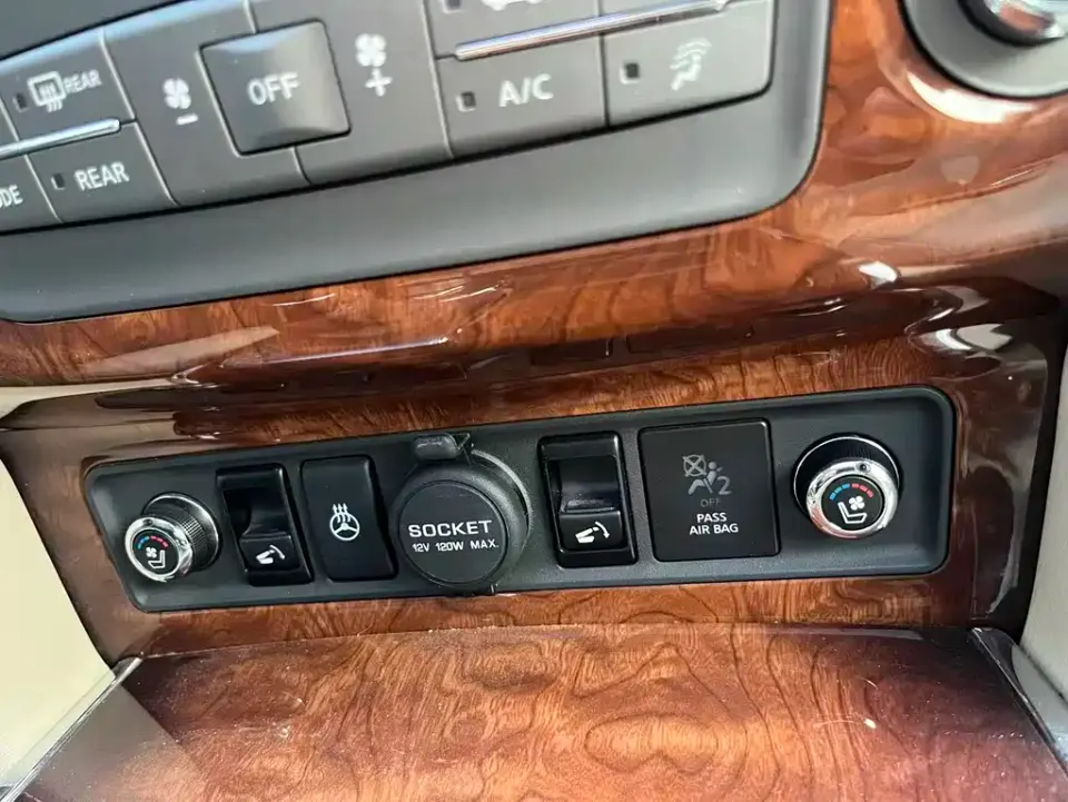 Infiniti QX80