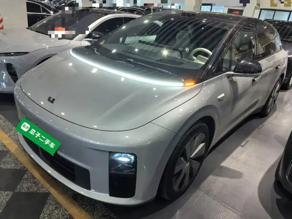 Li Li i6