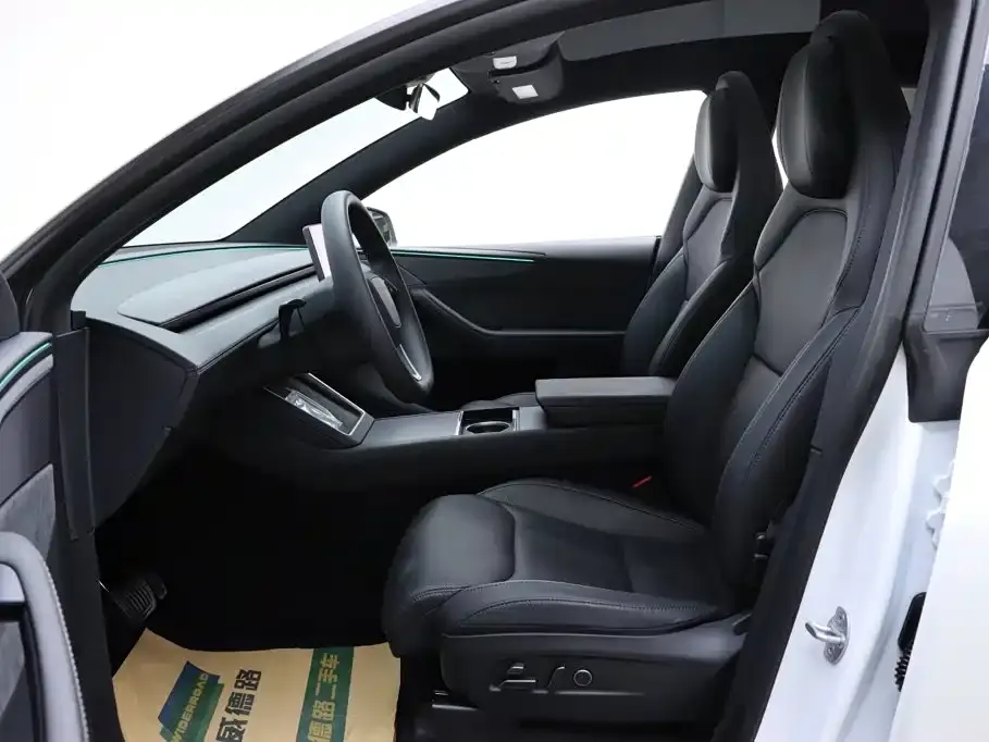 Tesla Model Y L