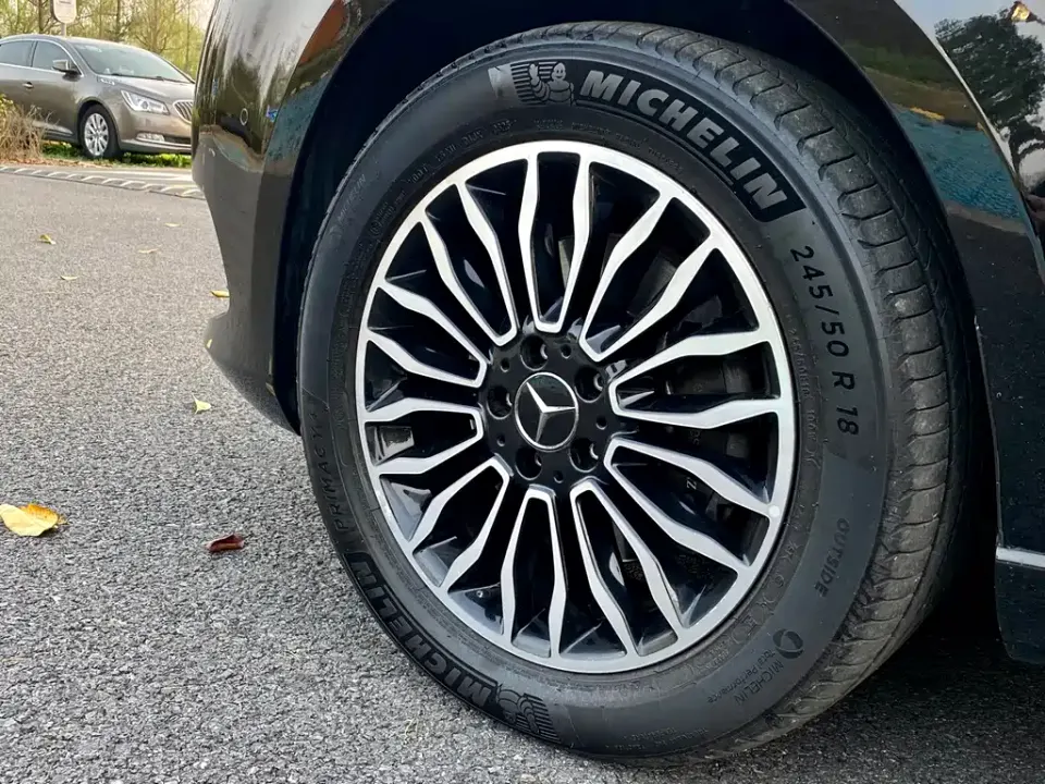 Mercedes-Benz V-Class