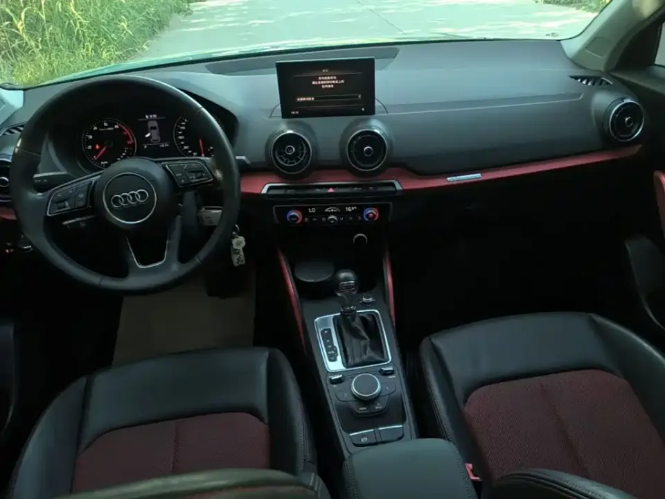 Audi Q2L