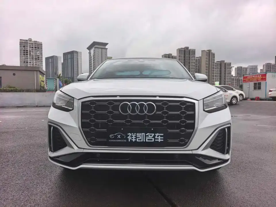Audi Q2L