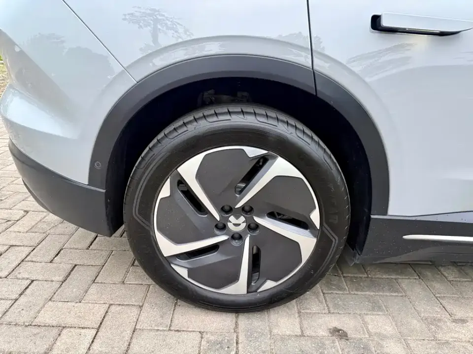 Nio EC6