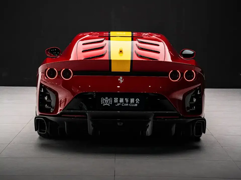 Ferrari 812