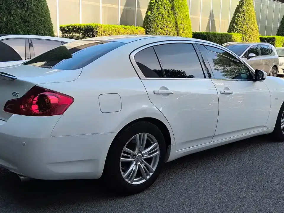 Infiniti G