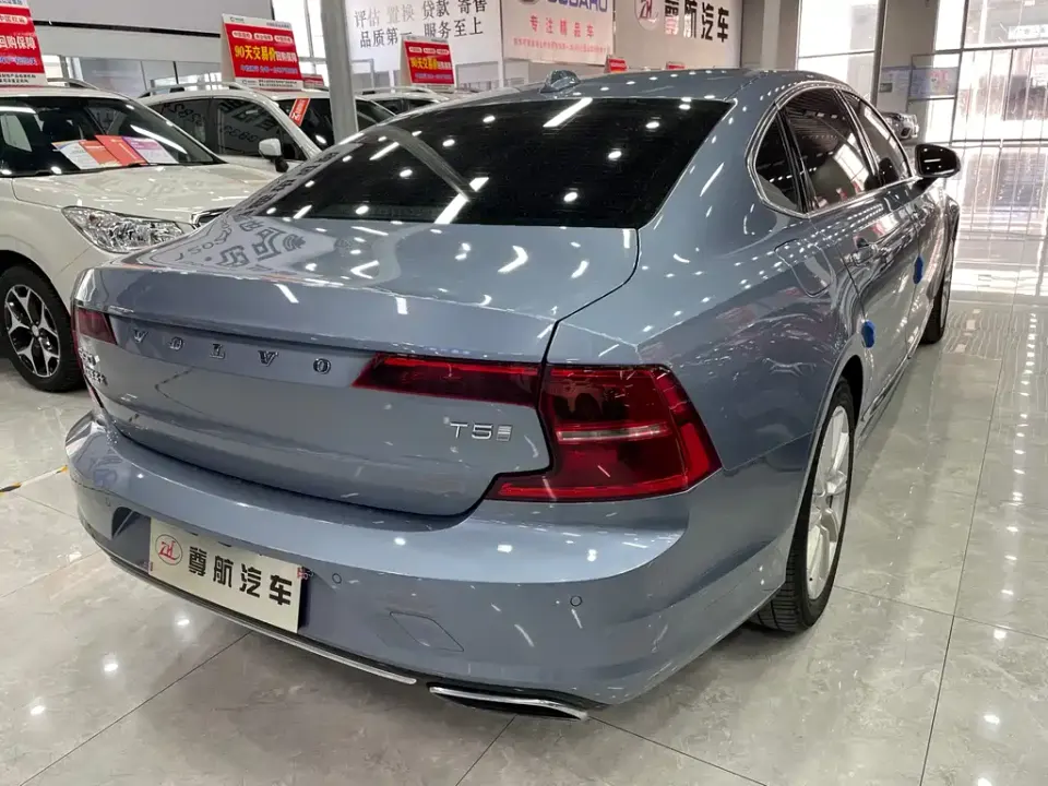 Volvo S90