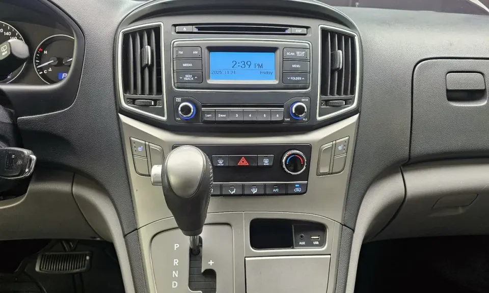Hyundai Starex