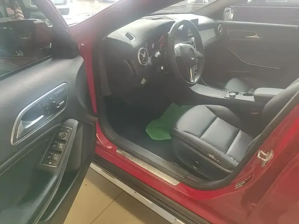 Mercedes-Benz GLA