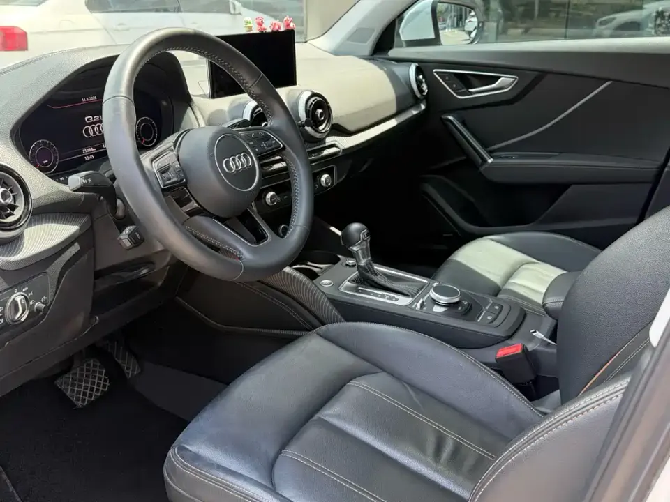 Audi Q2L