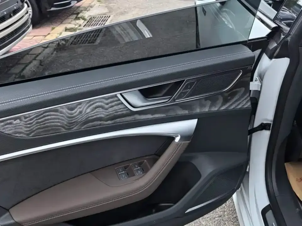 Audi A7L