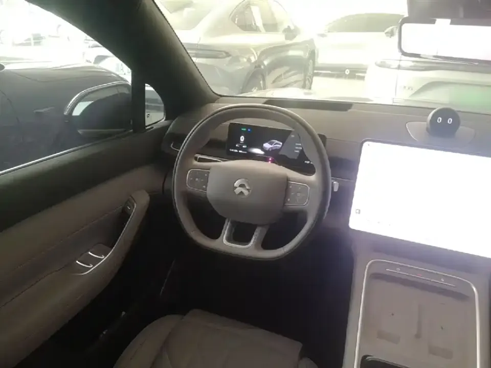 Nio EC6