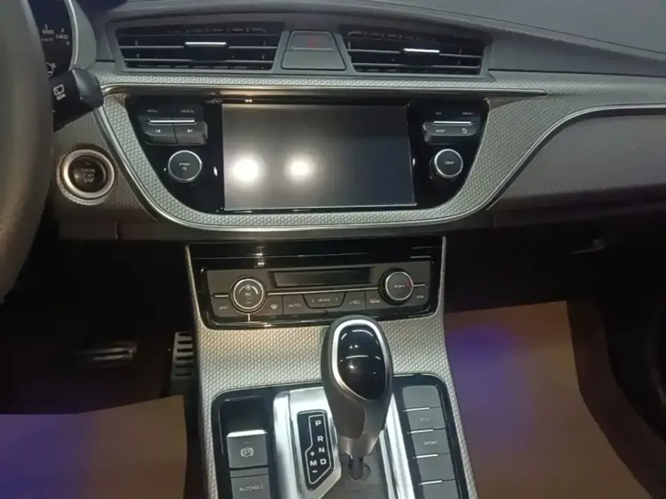 Geely Emgrand GS